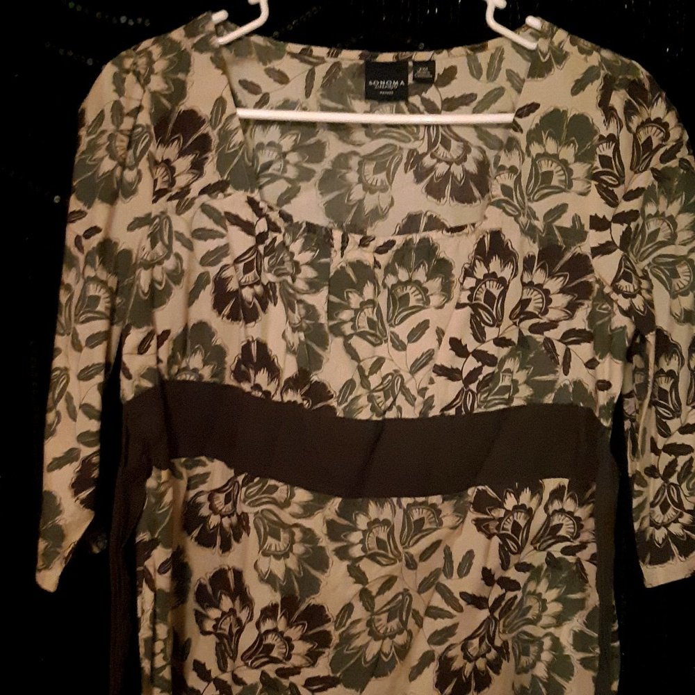 Green Flowery Shirt with Bow